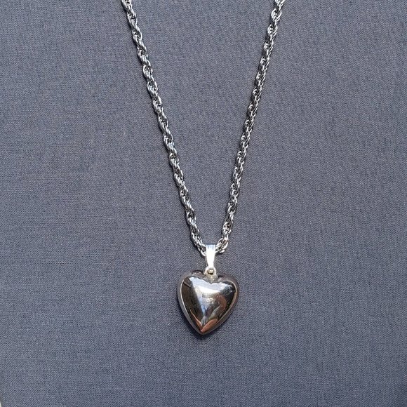 Vintage silver puffy heart necklace 24mm 1" - Picture 2 of 3